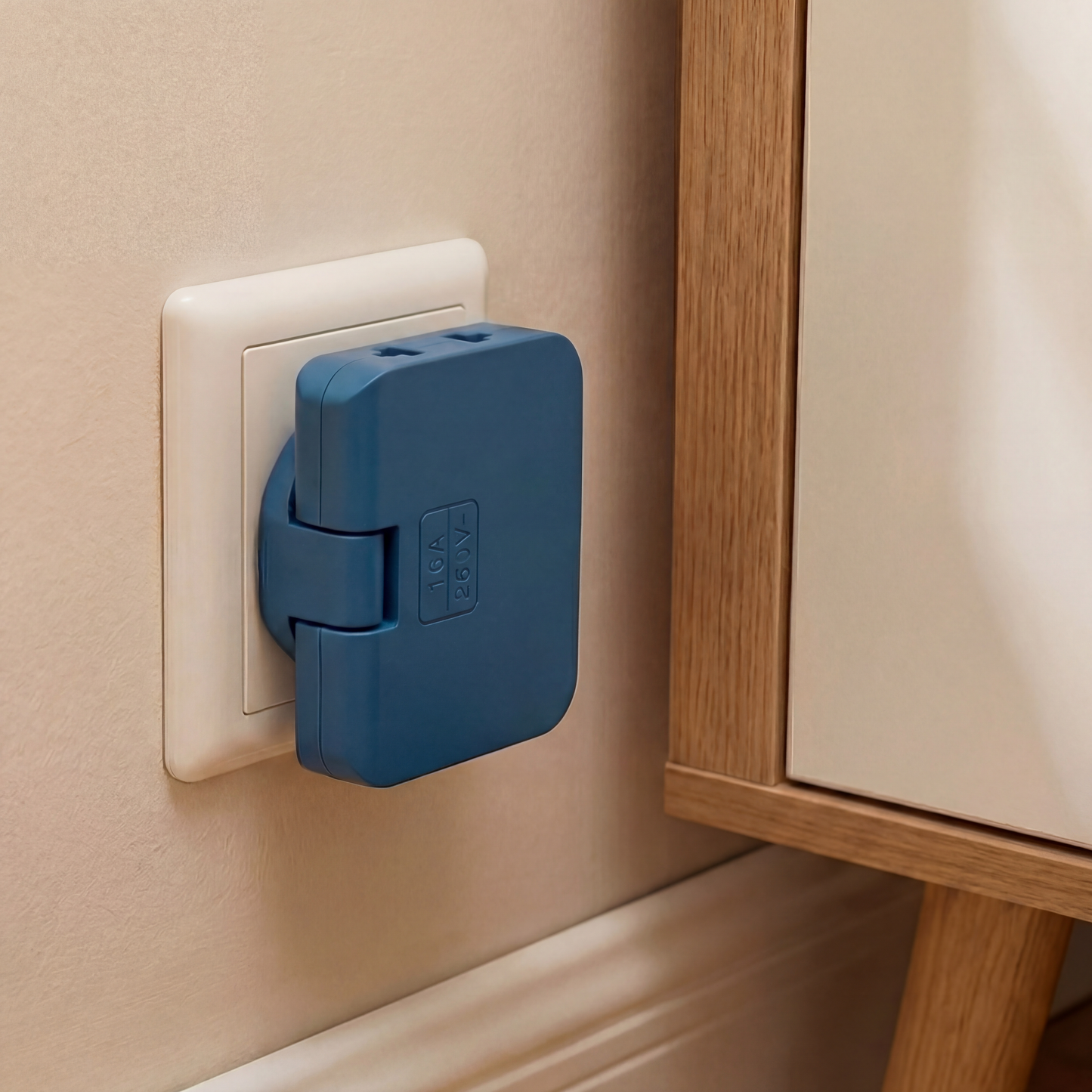Multi-Angle Power Socket – Practical Solution for Tight Spaces